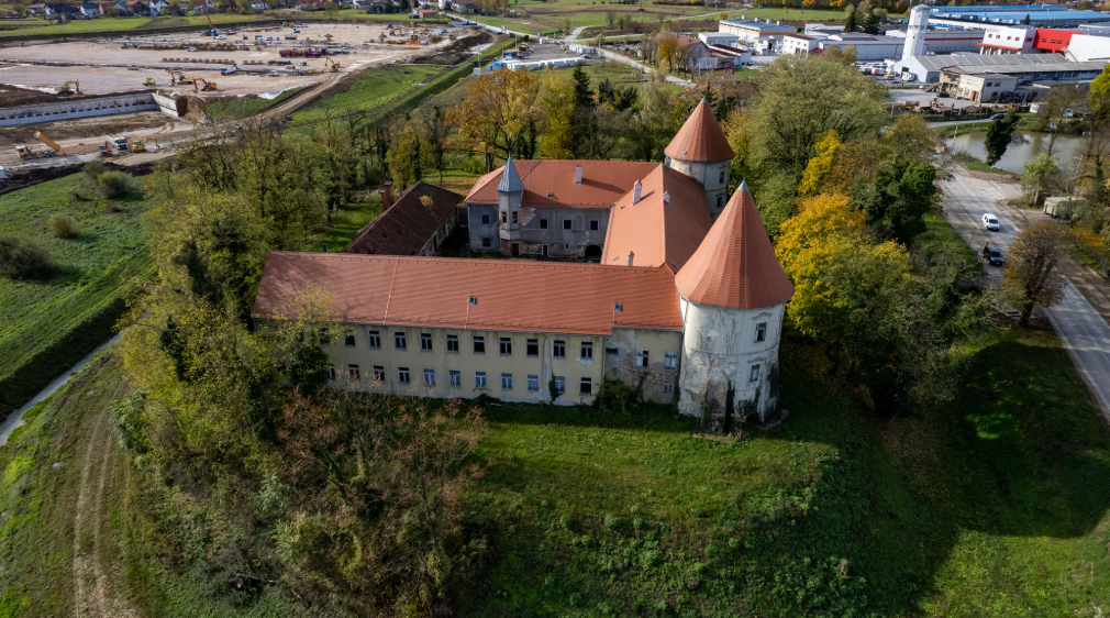 Dvorac Kerestinec, Croatia